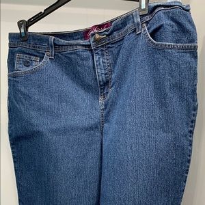 Women’s size 18w short Gloria Vanderbilt jeans